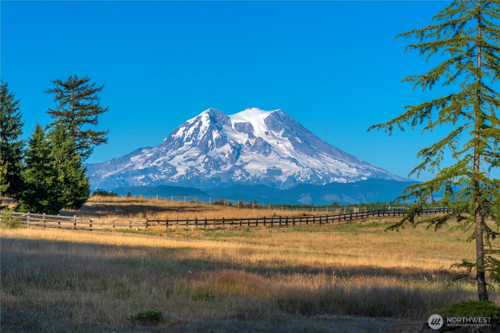 Property Photo: 44414 14th Avenue E WA 98328