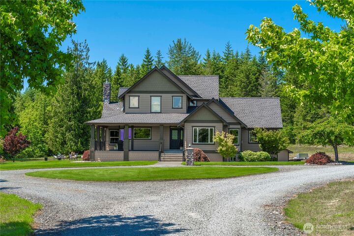 Property Photo: 44414 14th Avenue E WA 98328
