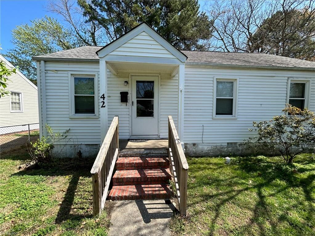 Property Photo: 42 Laurel Dr VA 23669