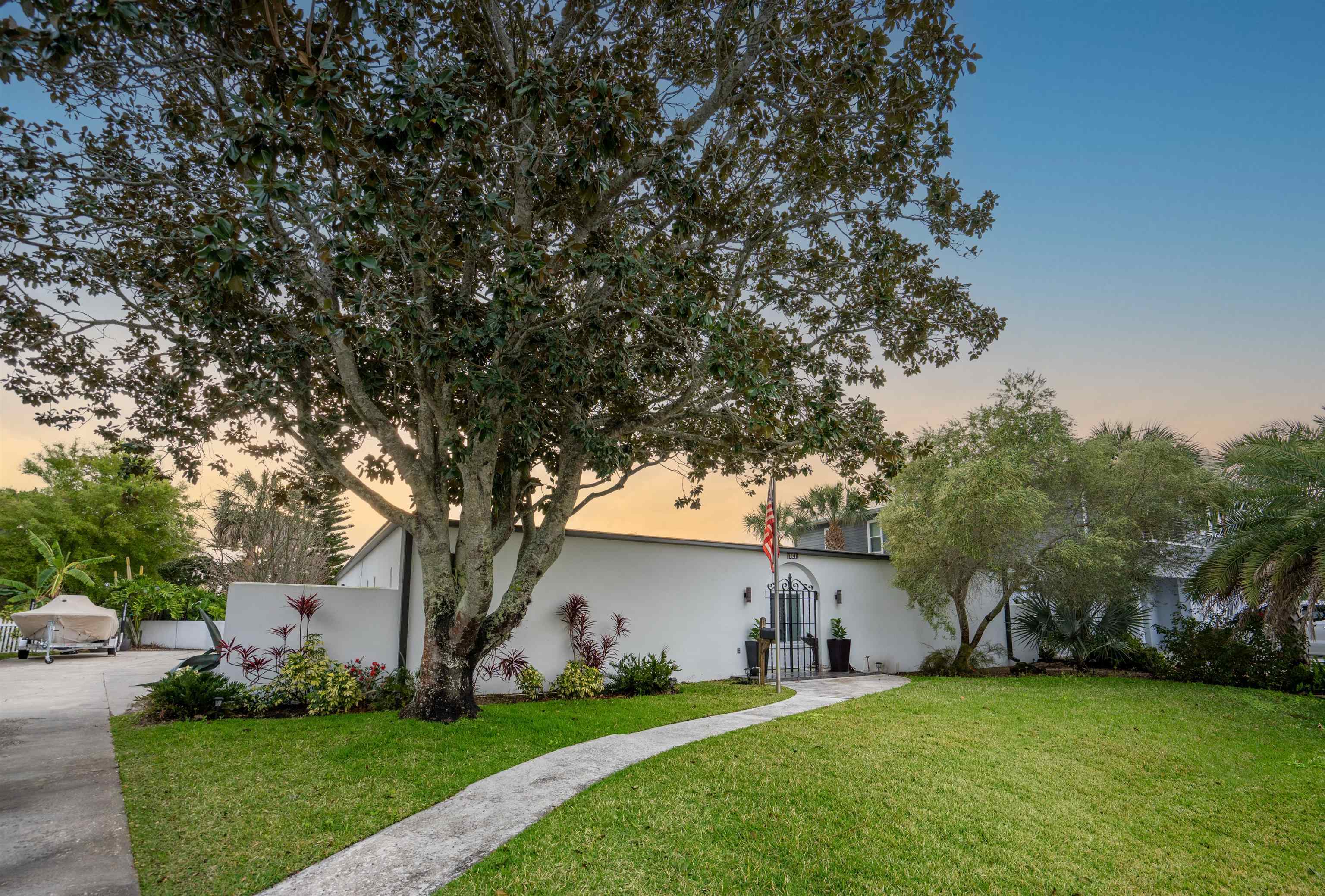 101 Dolphin Dr  St Augustine FL 32080 photo