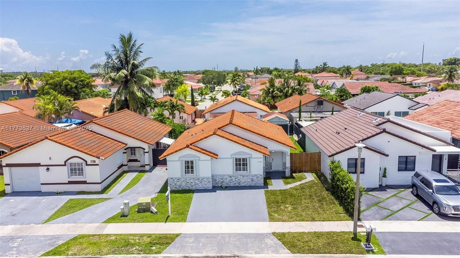 Property Photo: 17707 SW 144th Ave FL 33177