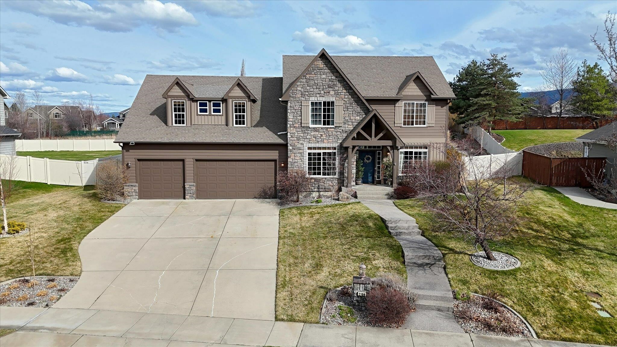 Property Photo: 2109 S Steen Rd WA 99037