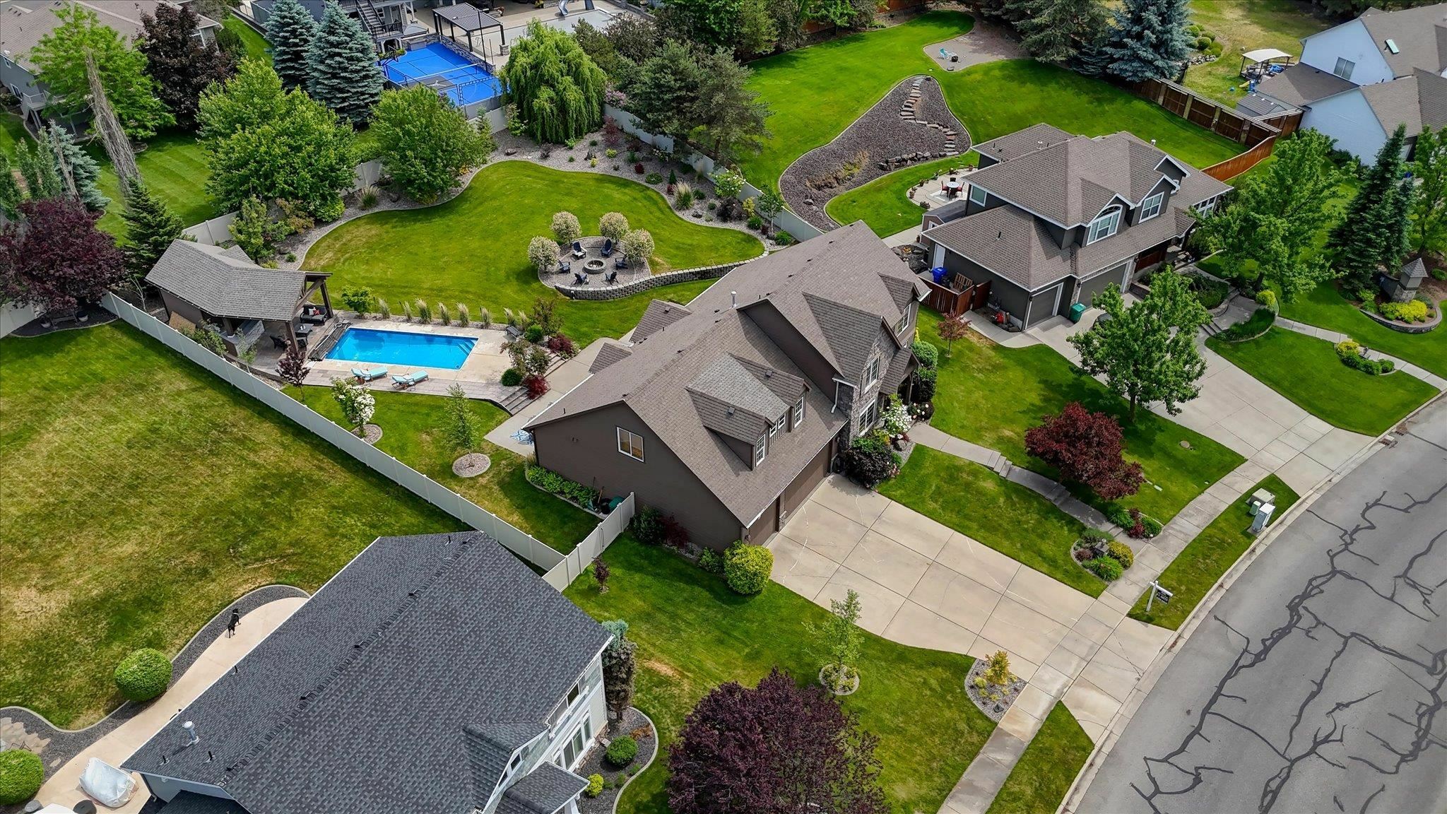 Property Photo: 2109 S Steen Rd WA 99037