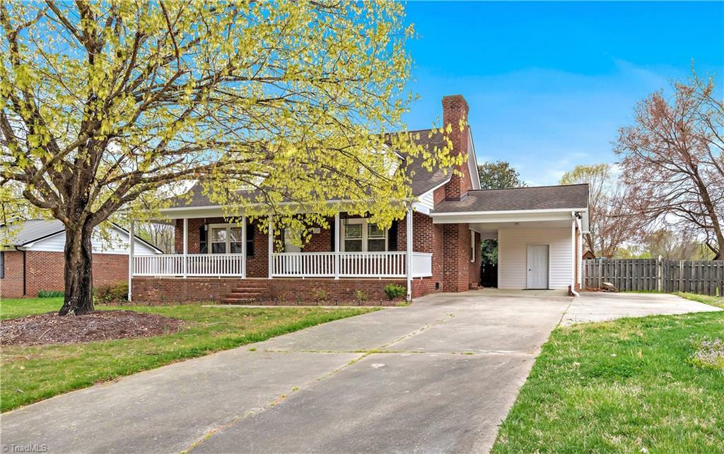 Property Photo: 254 Huntingdon Road NC 27295