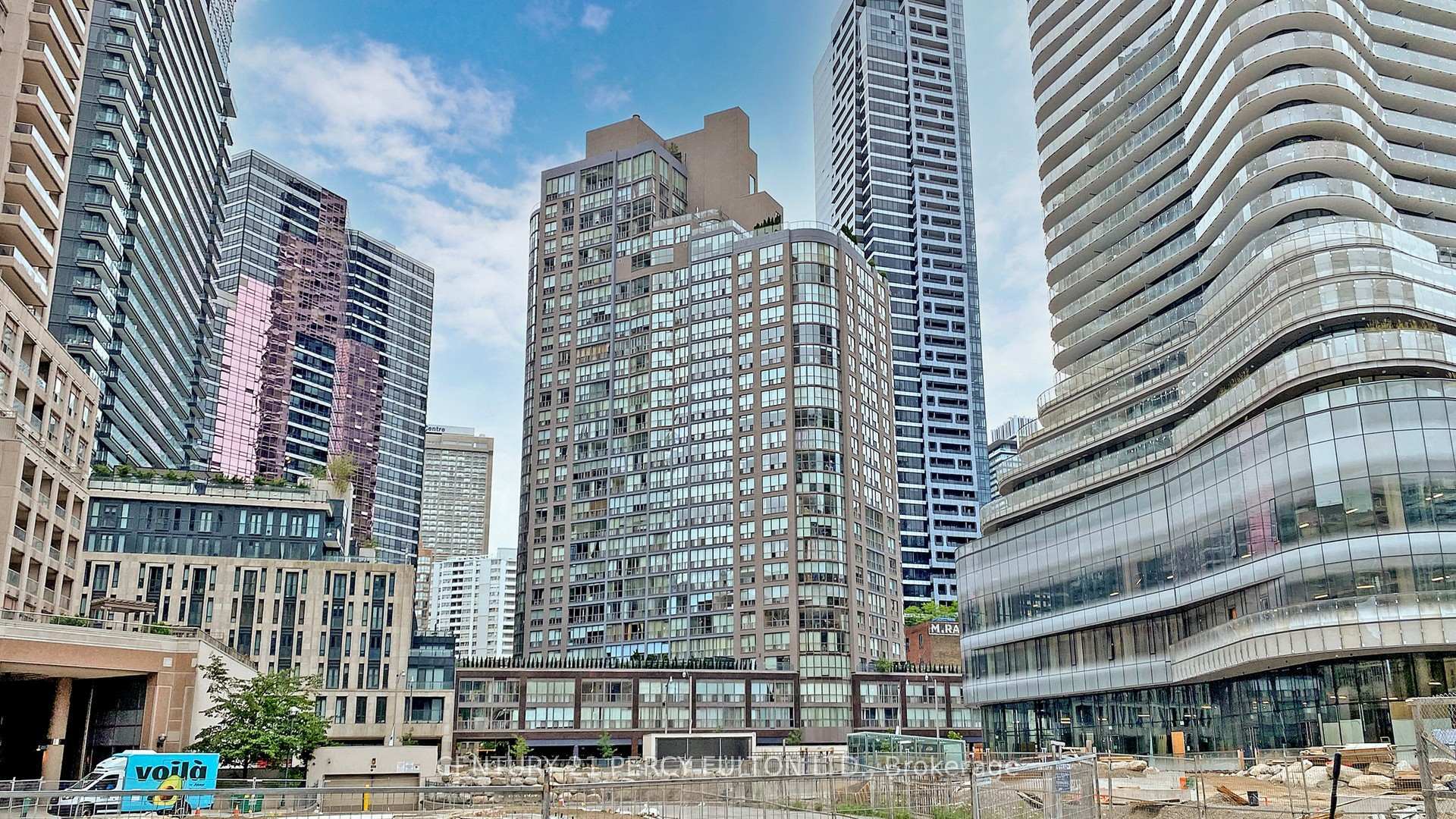 Property Photo: 24 Wellesley Street W 708 ON M4Y 2X6