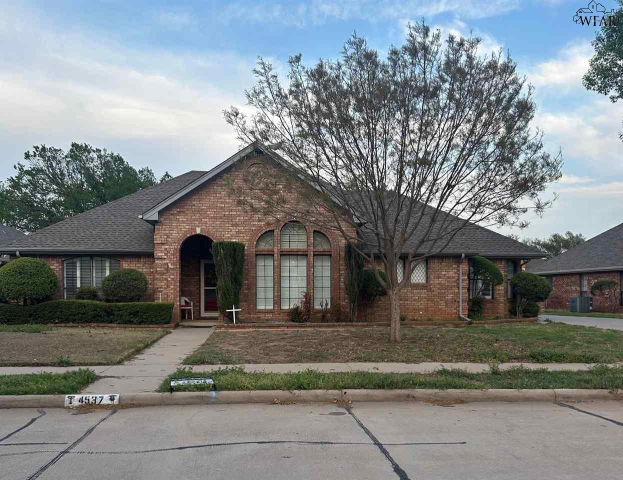 Property Photo: 4537 Wendover Street TX 76309