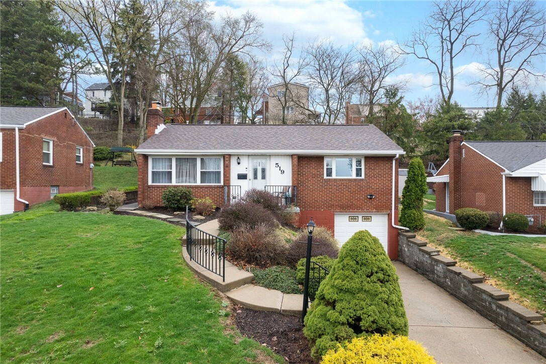 Property Photo: 519 Somerville Dr PA 15243