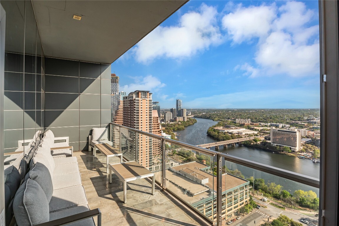 Property Photo: 210 Lavaca Street 2903 TX 78701