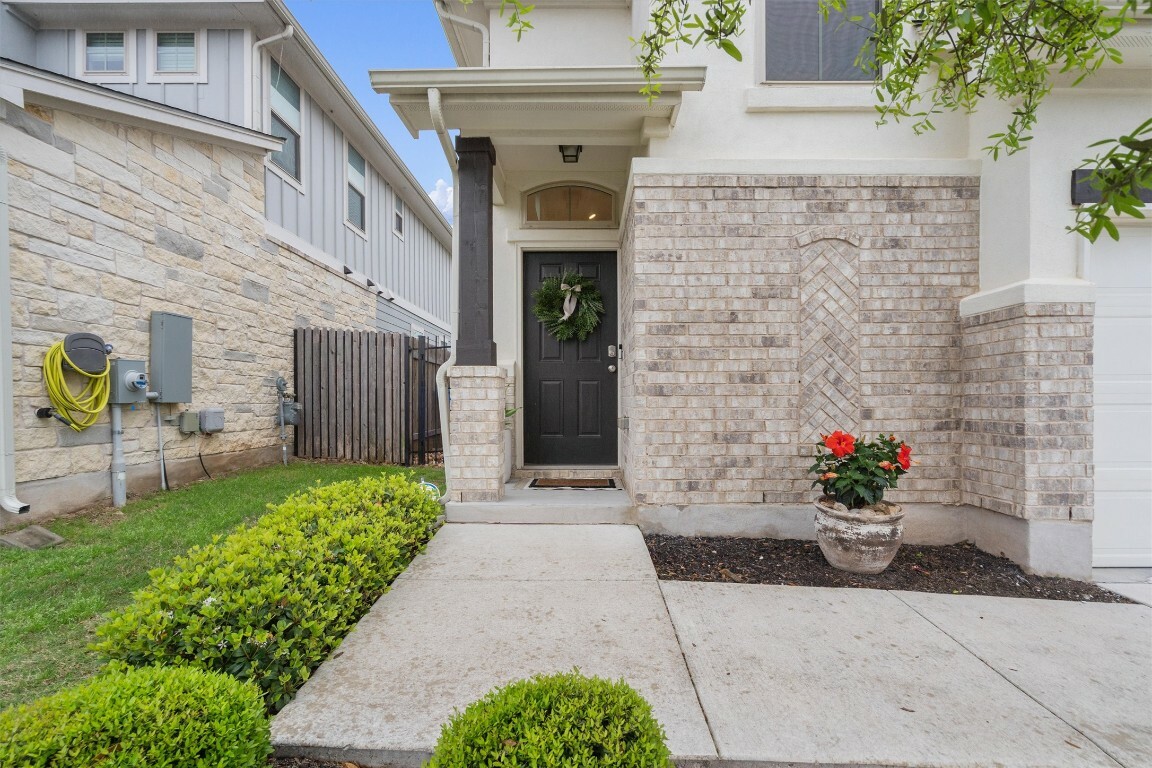 Property Photo: 1507 Falconer Way 68 TX 78748