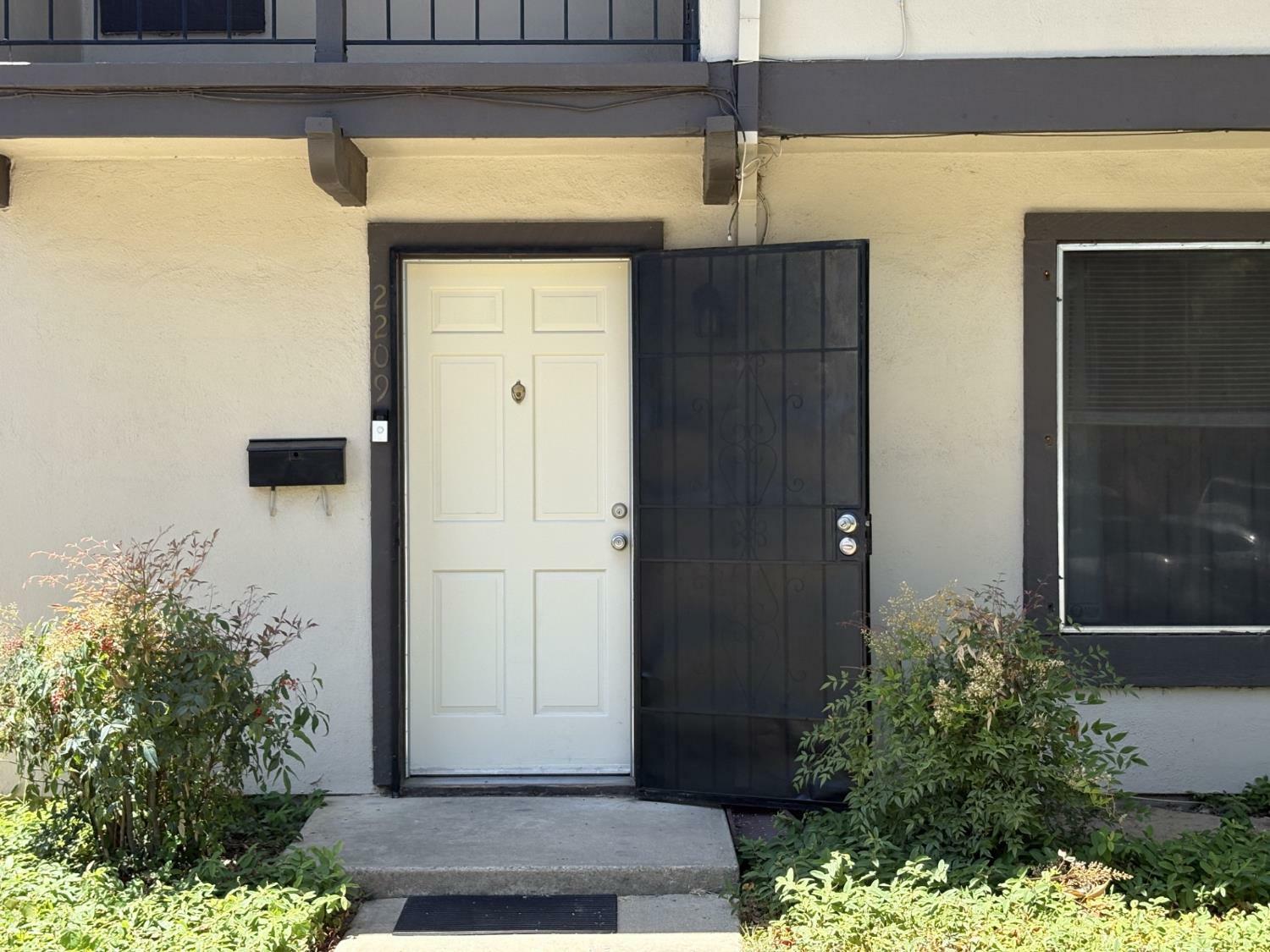 Property Photo: 2209 Baywater Lane CA 95670