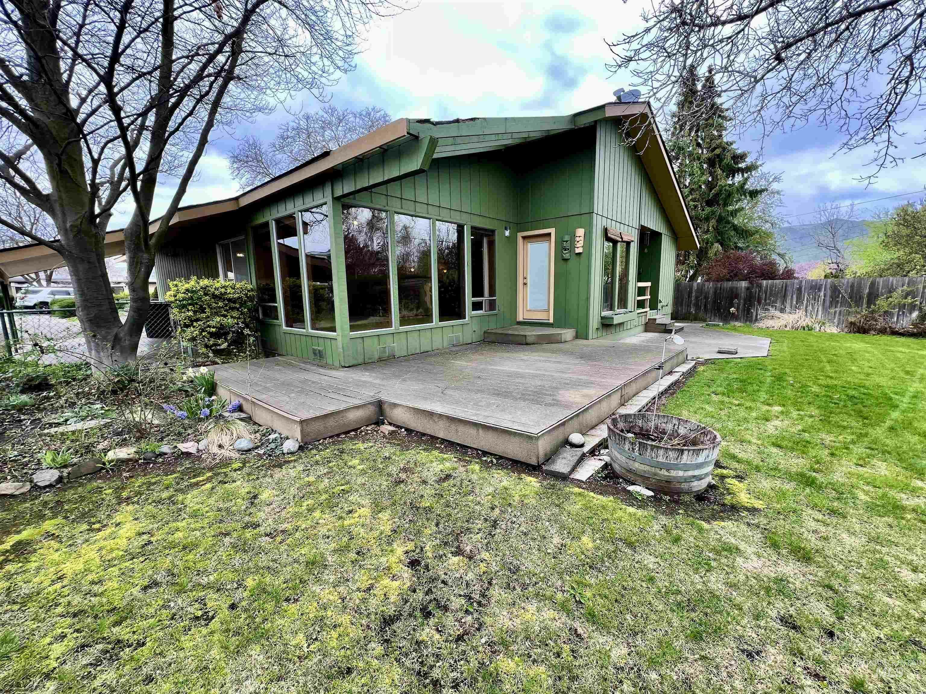 Property Photo: 1243 11th Street WA 99403