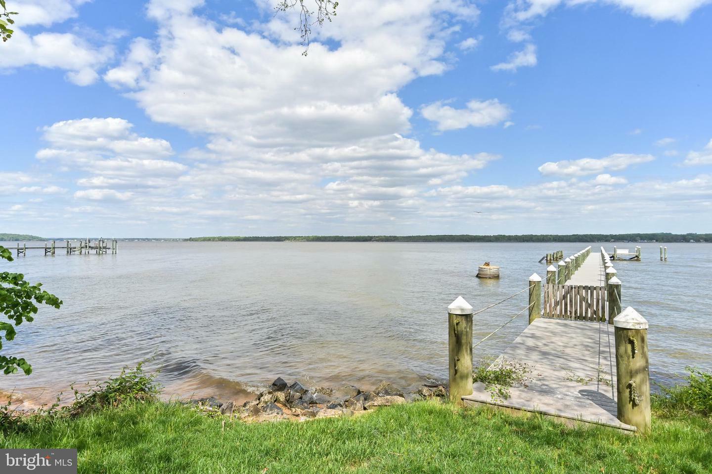 Property Photo: 11711 River Drive VA 22079
