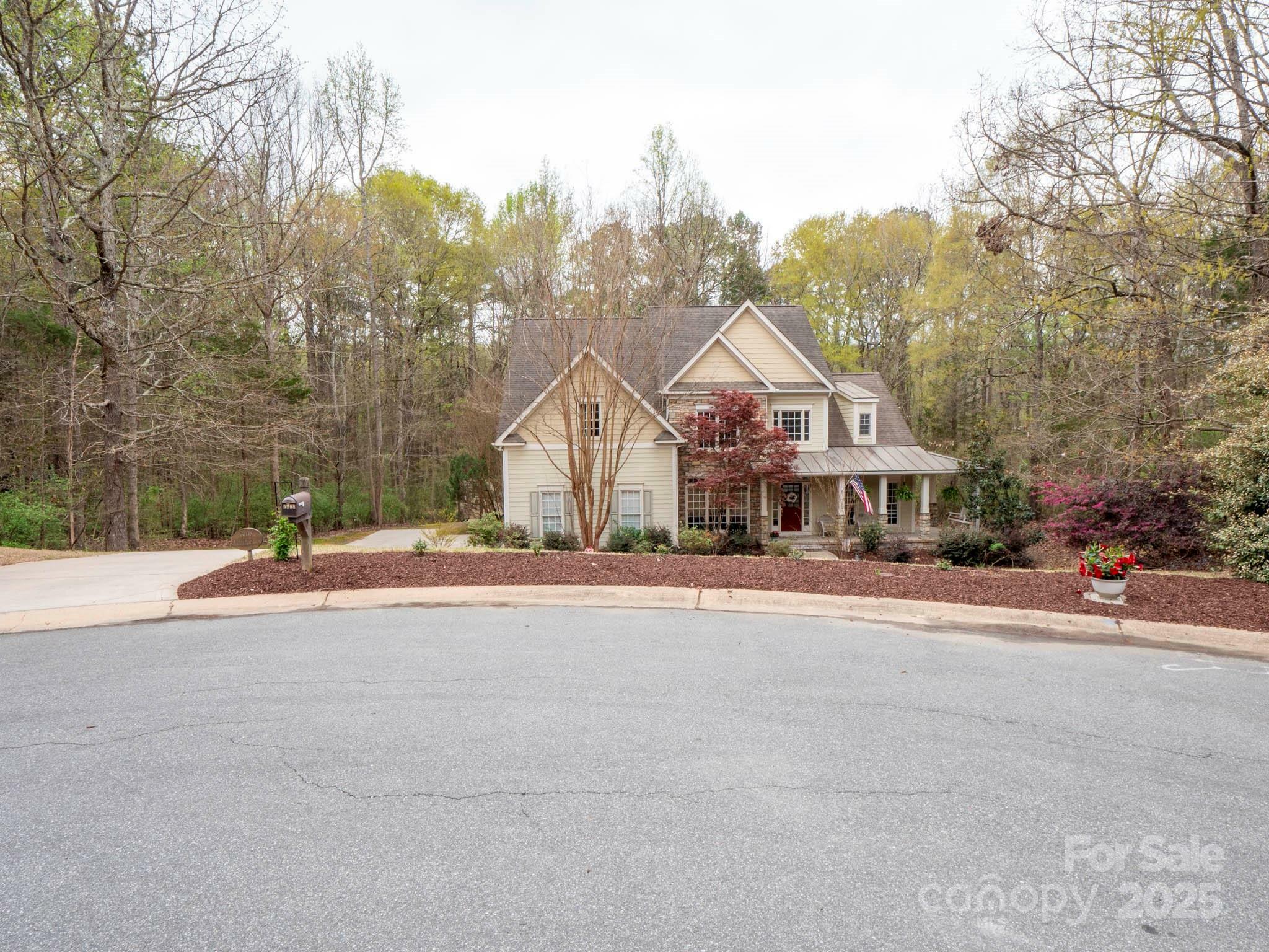 Property Photo: 6108 McIlwaine Road NC 28078