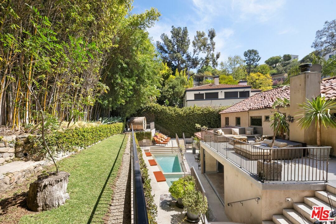 Property Photo: 3300 N Knoll Dr CA 90068