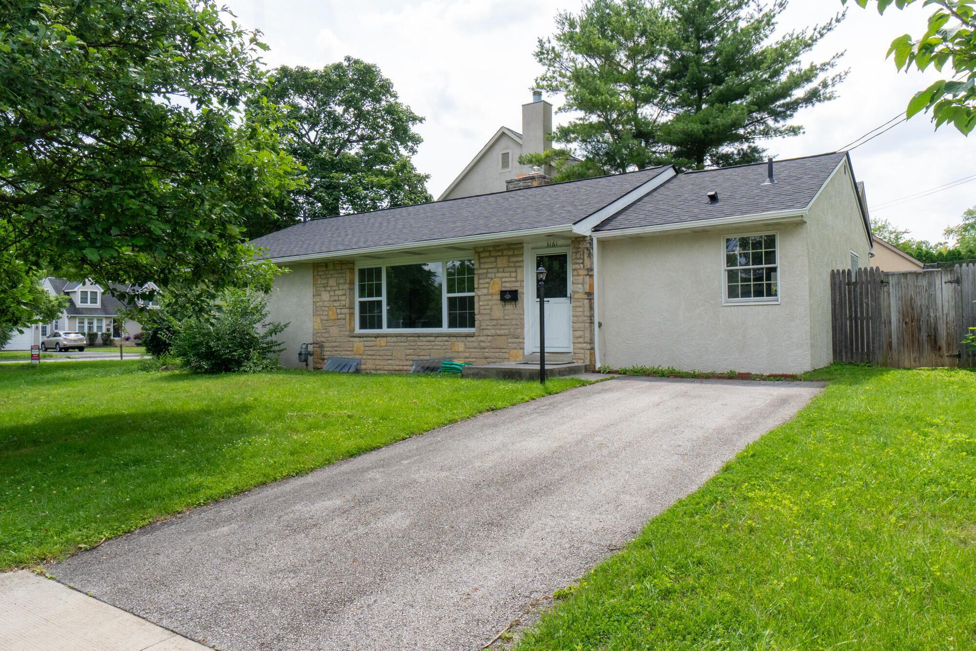 Property Photo: 3161 Avalon Road OH 43221