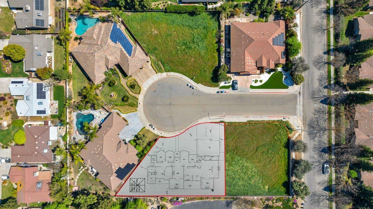 Property Photo:  6435 N Pima  CA 93722 