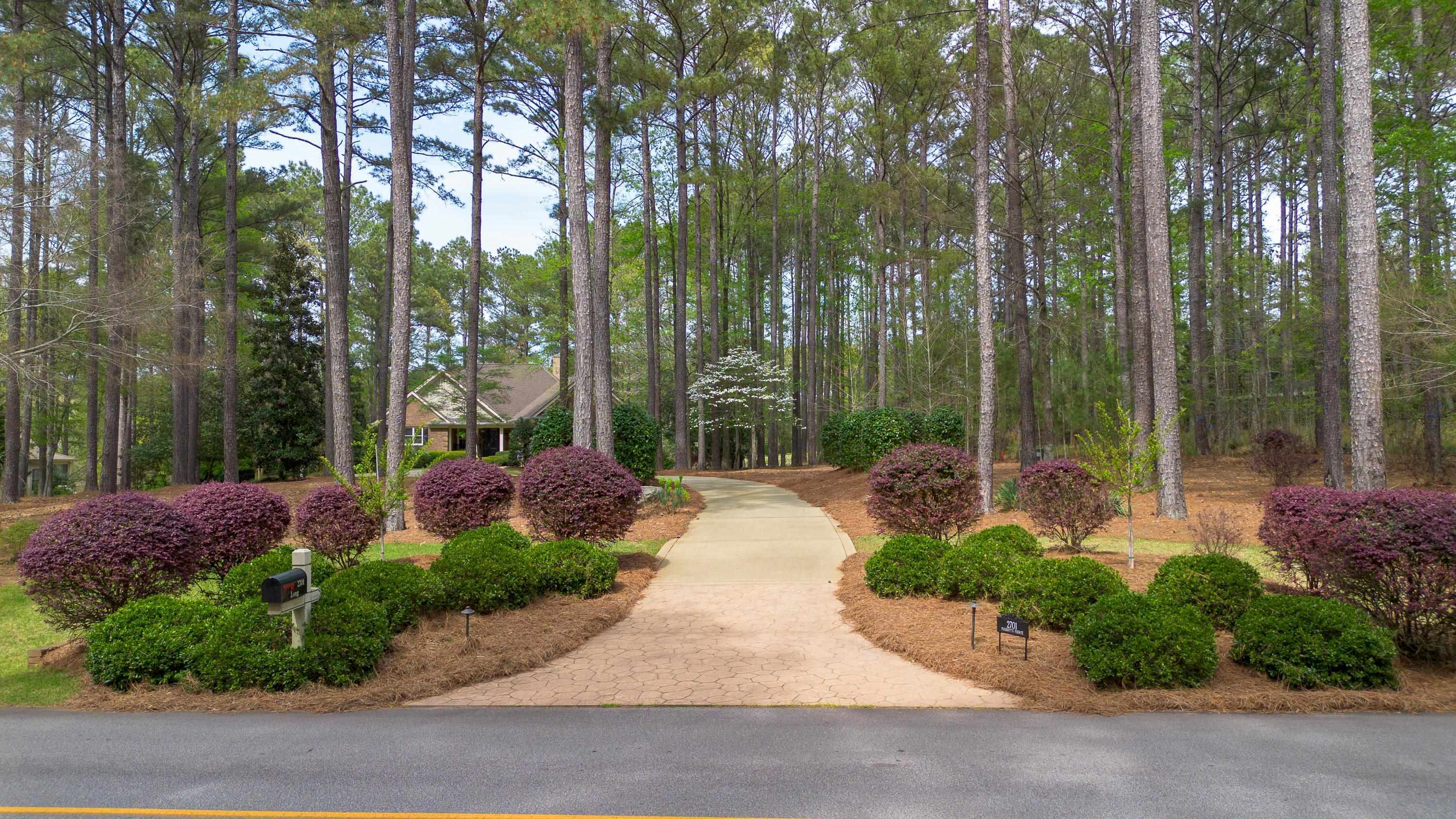 Property Photo: 2701 Parrotts Point Road GA 30642