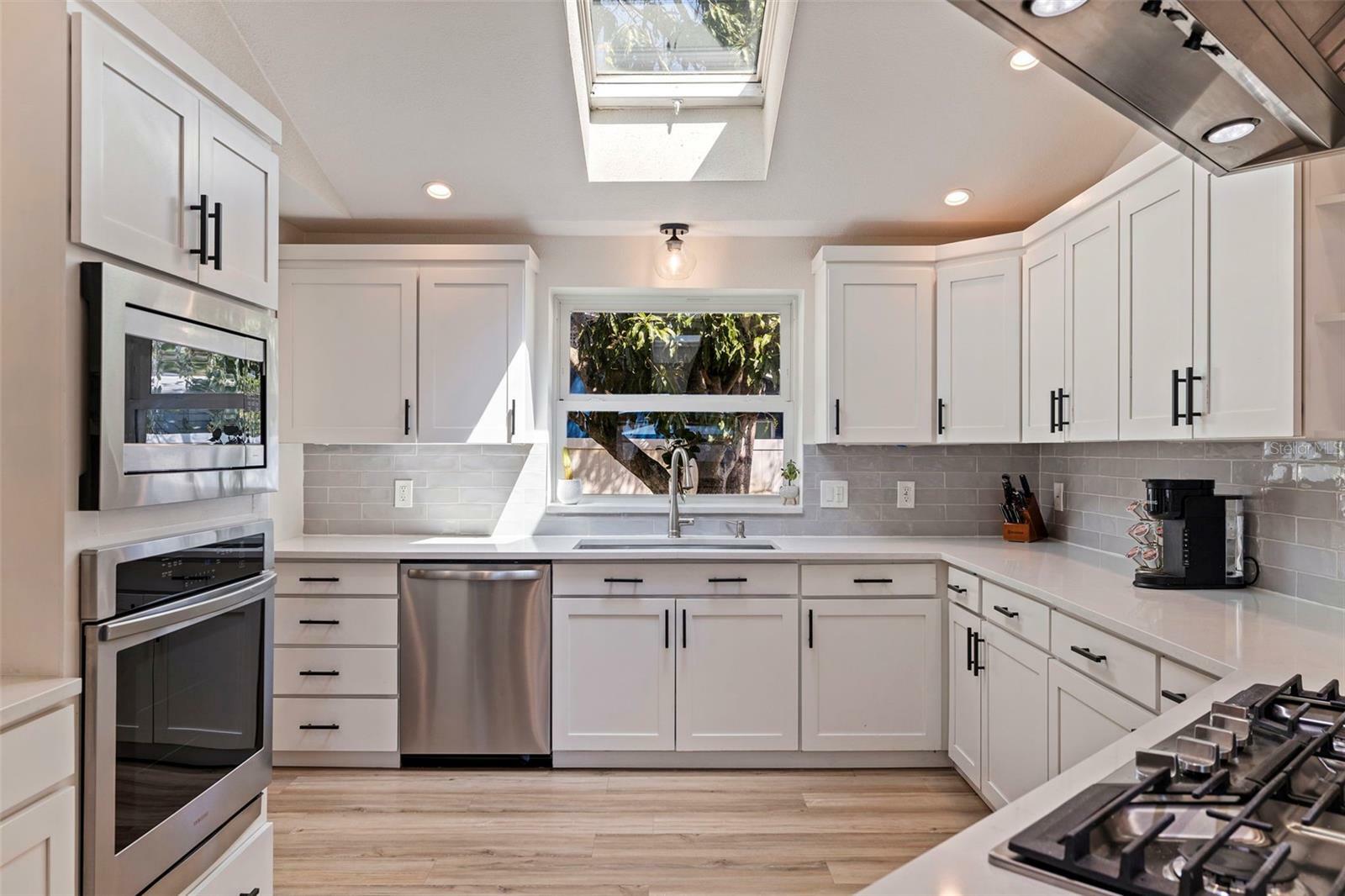 Property Photo: 7120 3rd Avenue N FL 33710