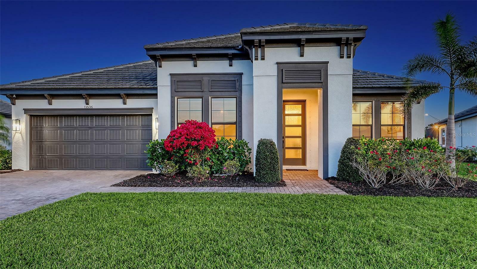 Property Photo: 11606 Apple Tree Circle FL 34211