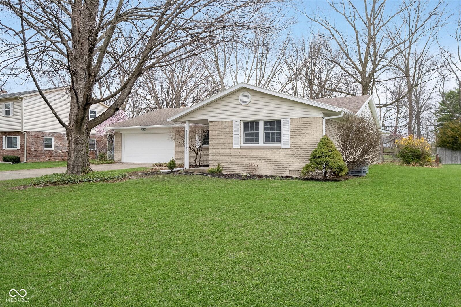 Property Photo: 1313 Roseway Drive IN 46219