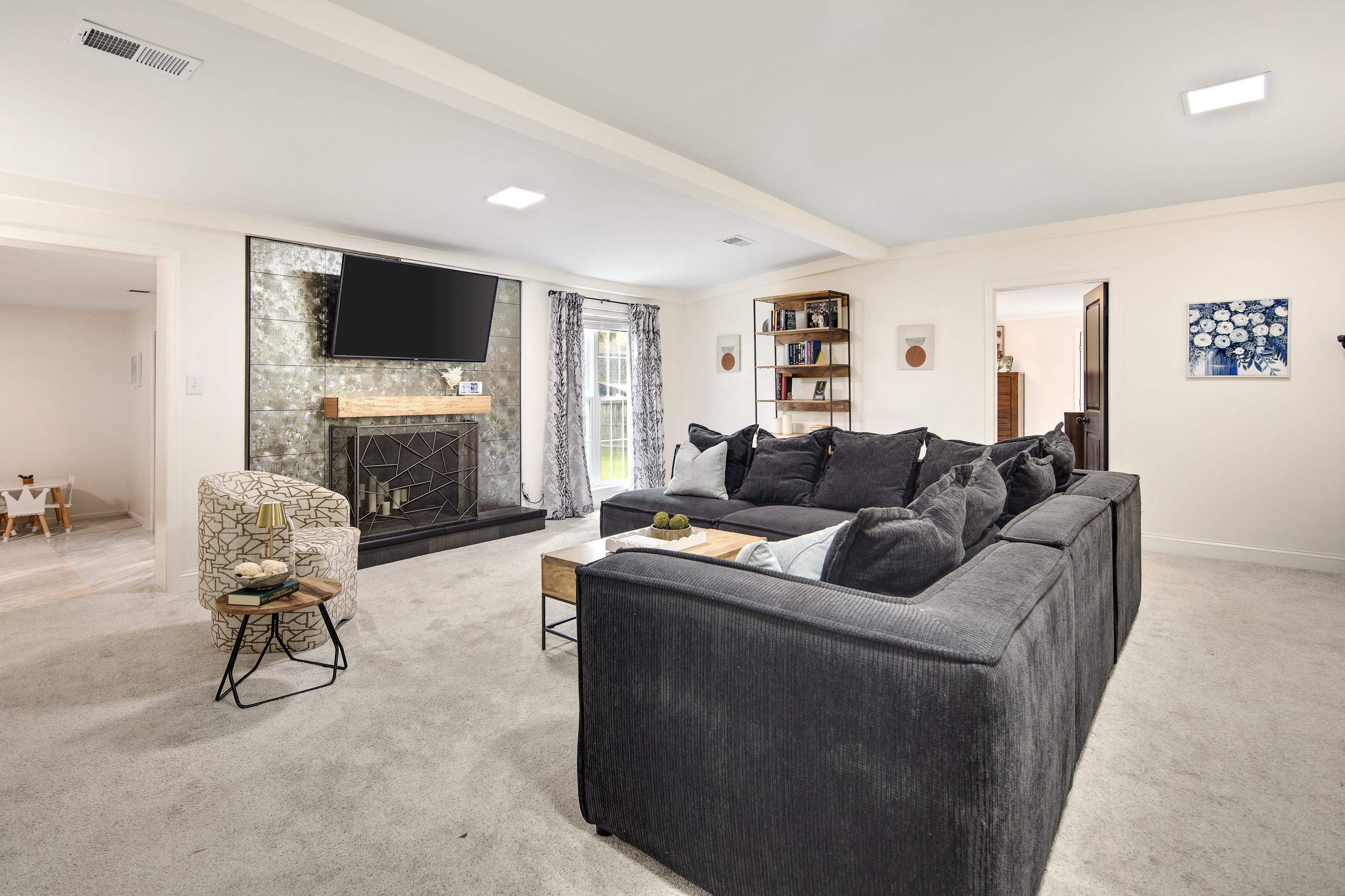 Property Photo: 4859 Spottswood Ave TN 38117