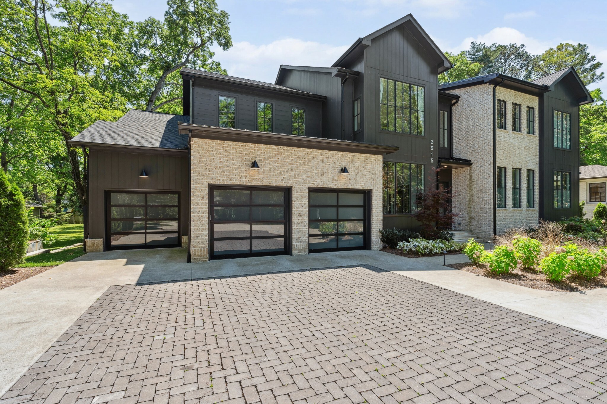 Property Photo: 2915 Compton Rd TN 37215