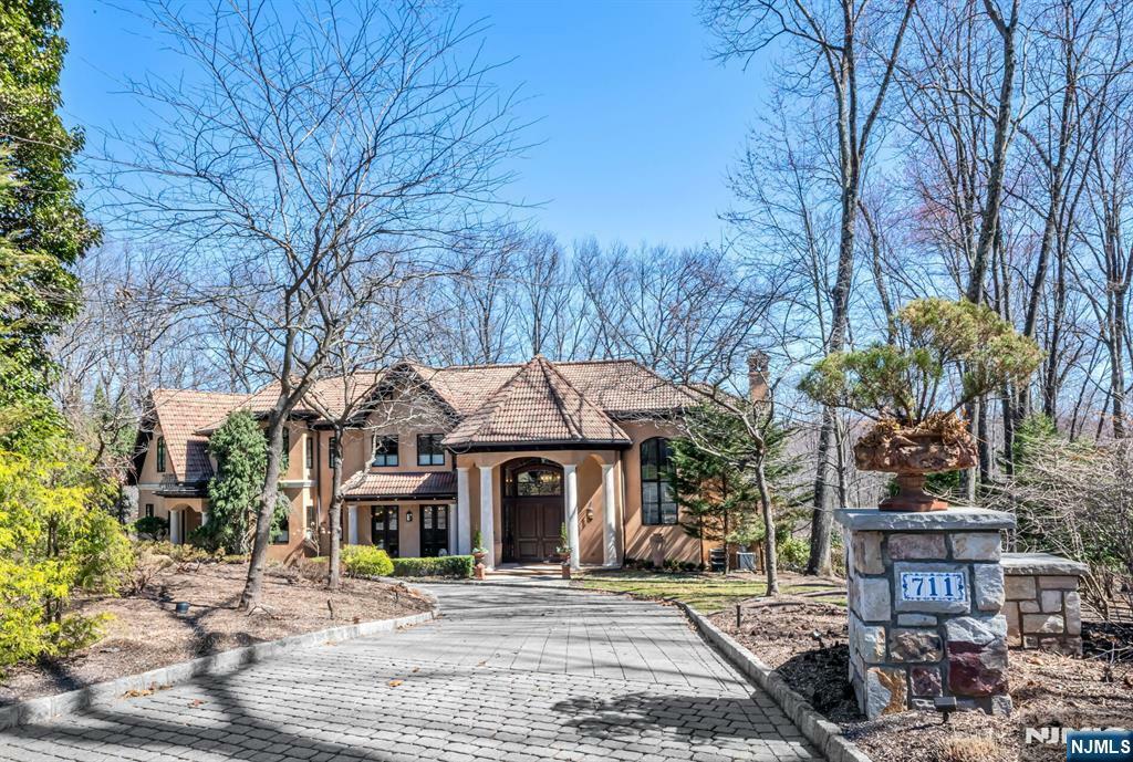 Property Photo: 711 Dakota Trail NJ 07417