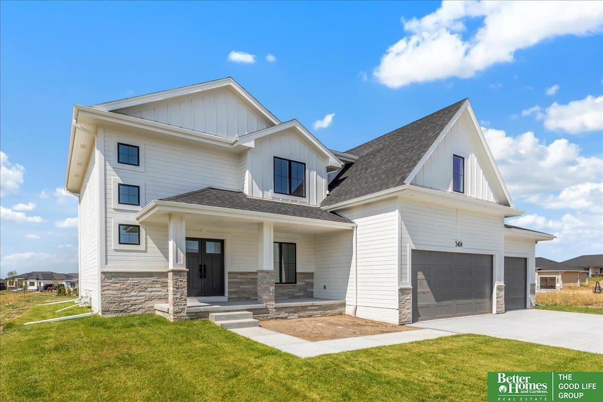 Property Photo: 21138 Jessie Avenue NE 68022