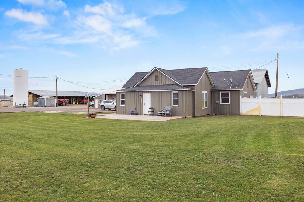 Property Photo: 1550 Haskins Road OR 97623