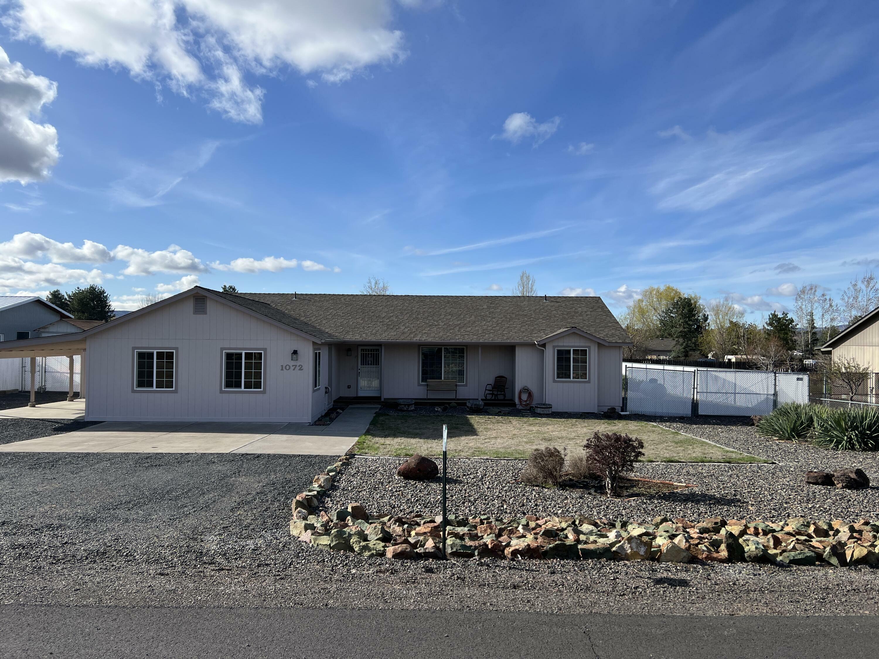 Property Photo:  1072 NE Mountain Ash Road  OR 97754 