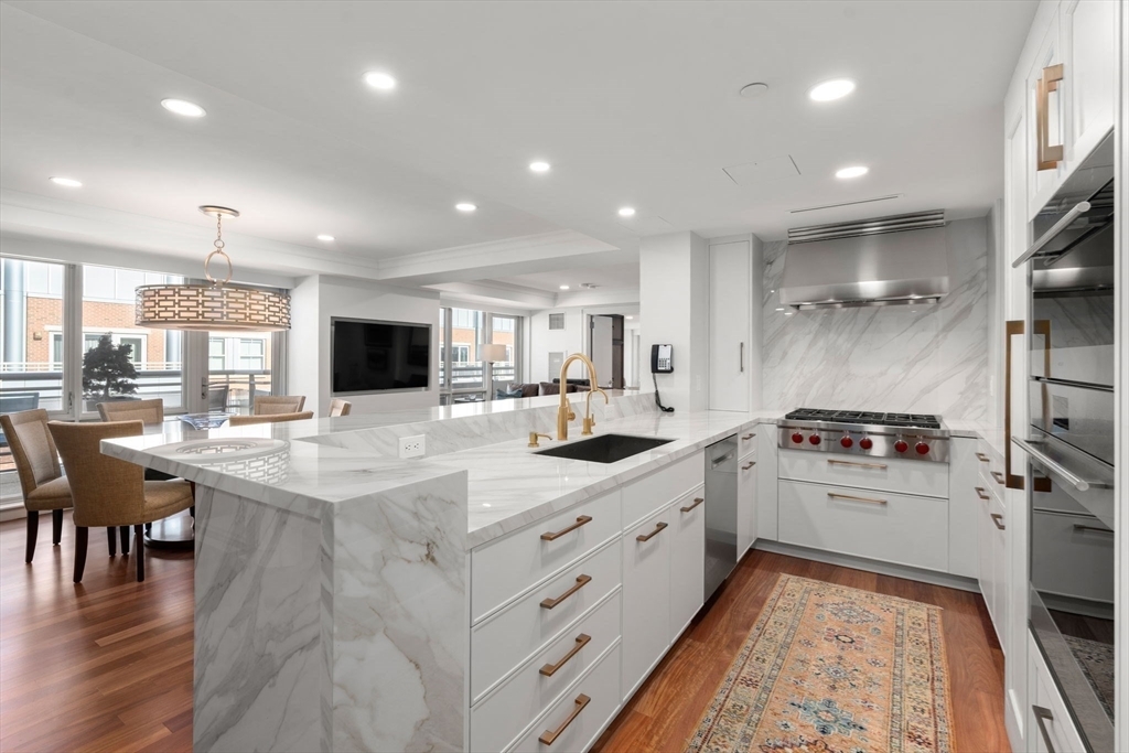 Property Photo: 4 Battery Wharf 4604 MA 02109