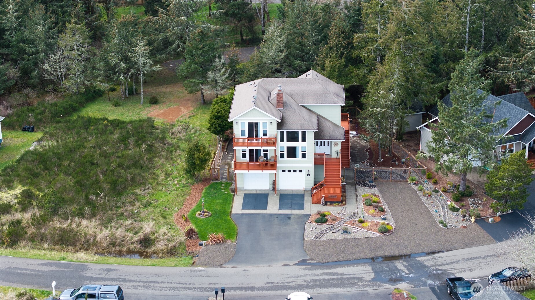 Property Photo:  125  Sunrise Avenue SE  WA 98569 