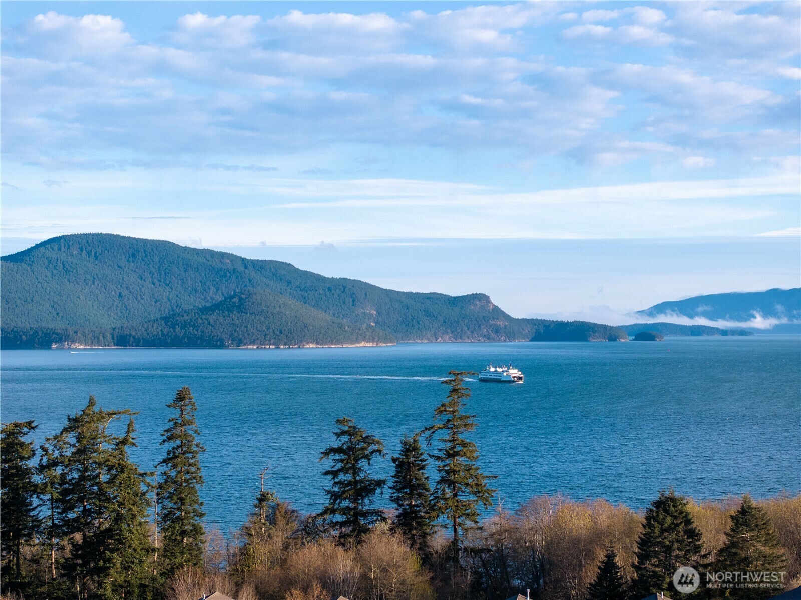 Property Photo: 4907 Portalis Way WA 98221