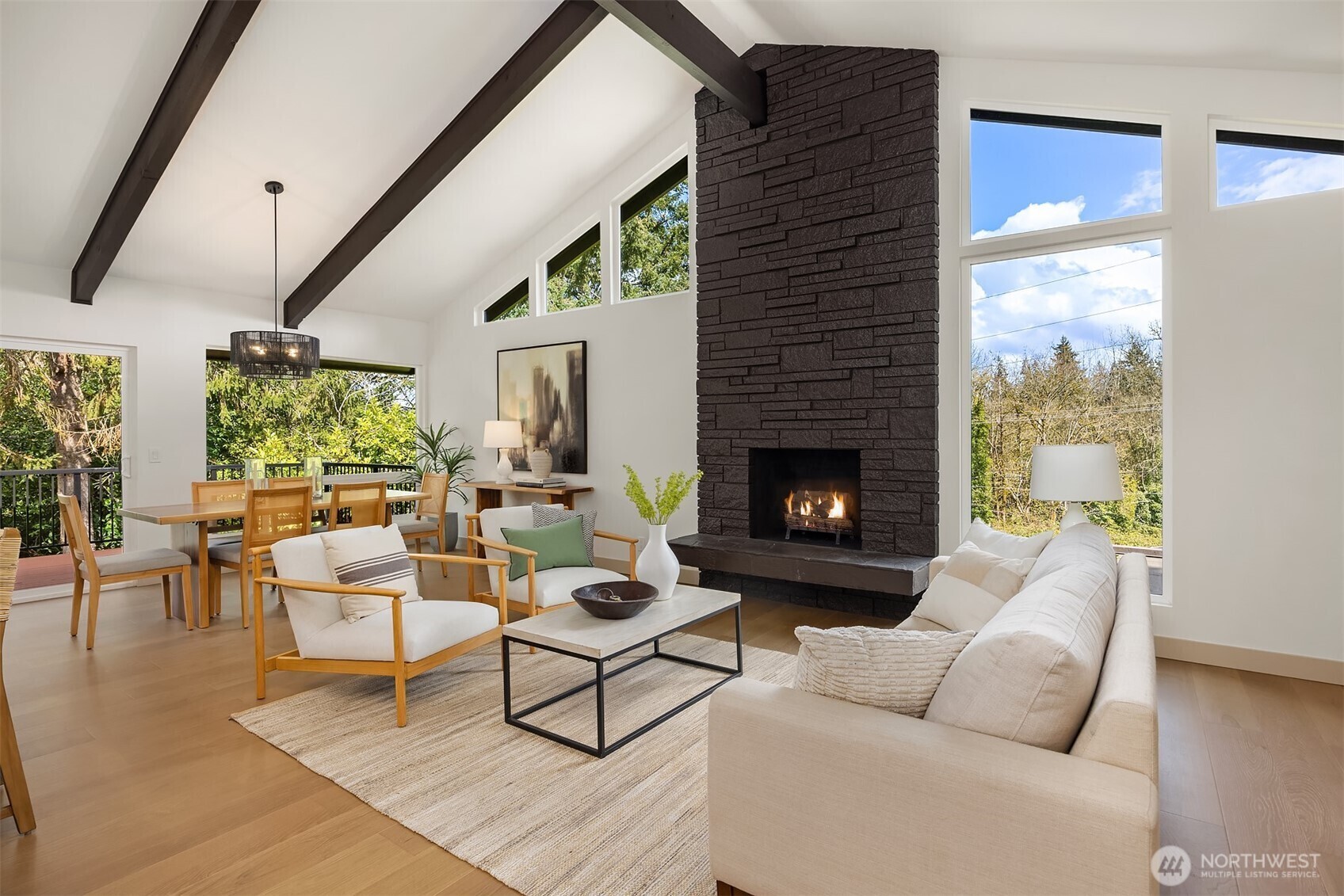 Property Photo: 9740 SE 40th Street WA 98040