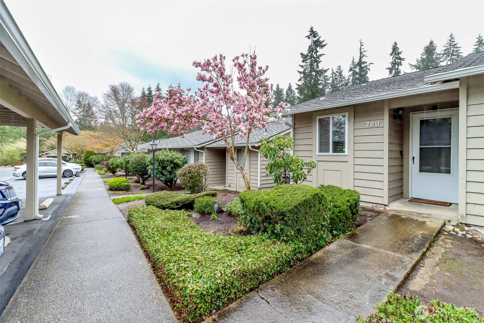Property Photo:  720  126th Avenue NE 106  WA 98005 