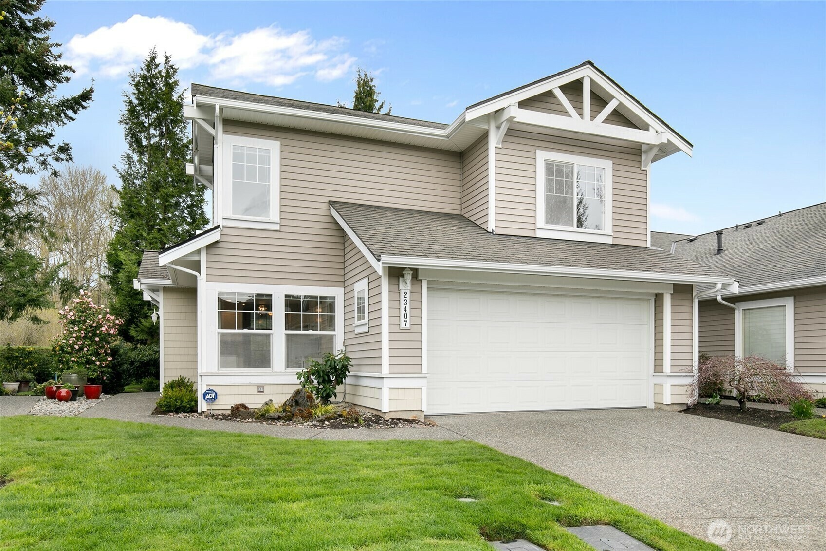 Property Photo: 23407 51st Avenue S WA 98032