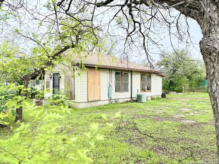 Property Photo:  716 Sherman  TX 78202 