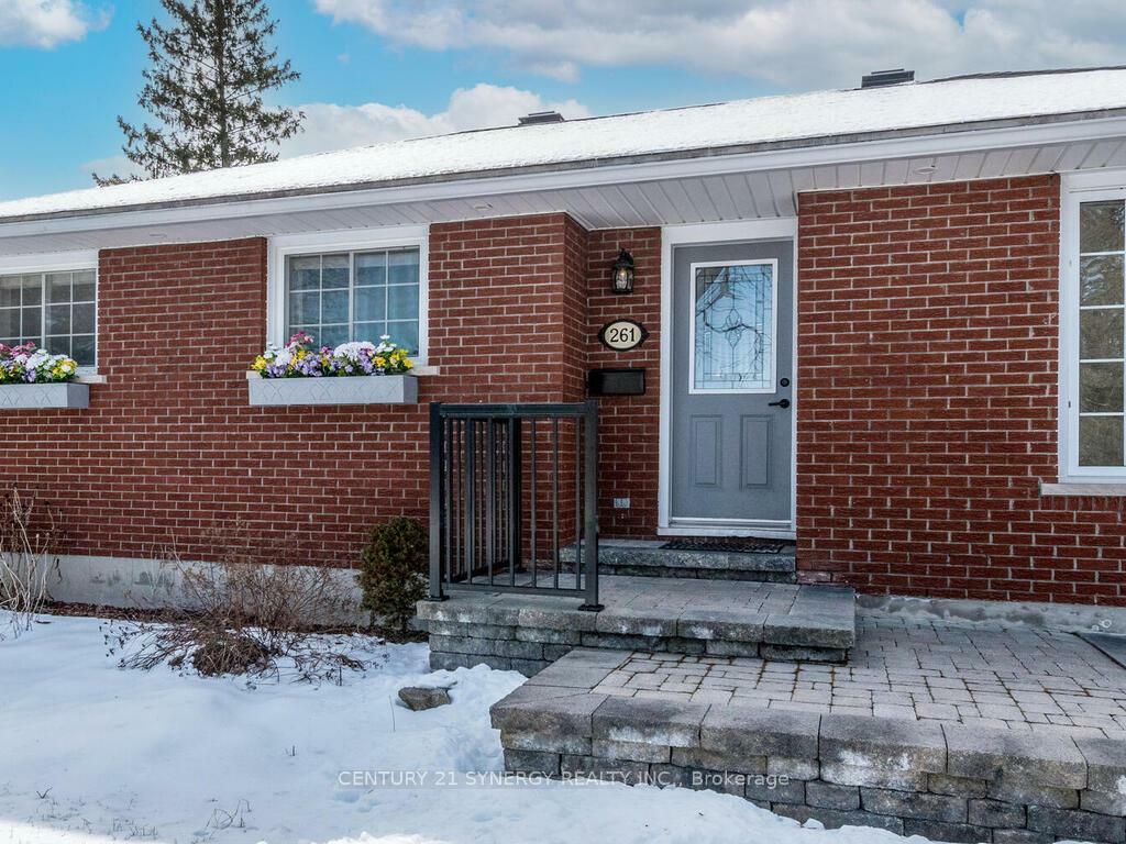 Property Photo: 261 James Avenue ON K7V 2P1