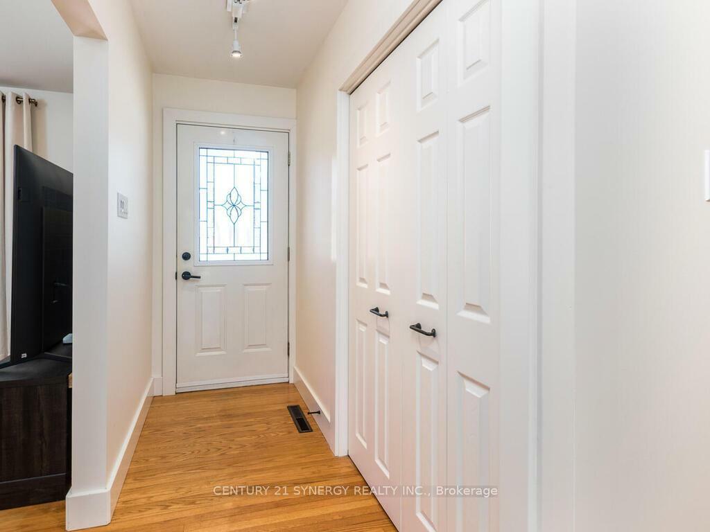 Property Photo: 261 James Avenue ON K7V 2P1