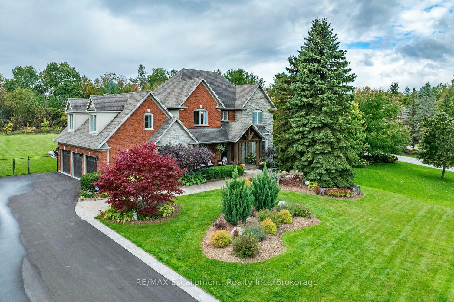 Property Photo: 48 Palomino Drive ON L0R 1H3