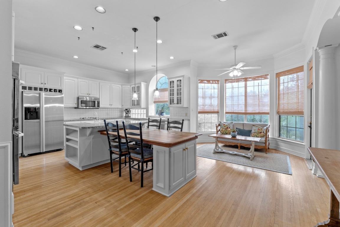 Property Photo: 5305 Cuesta Verde TX 78746