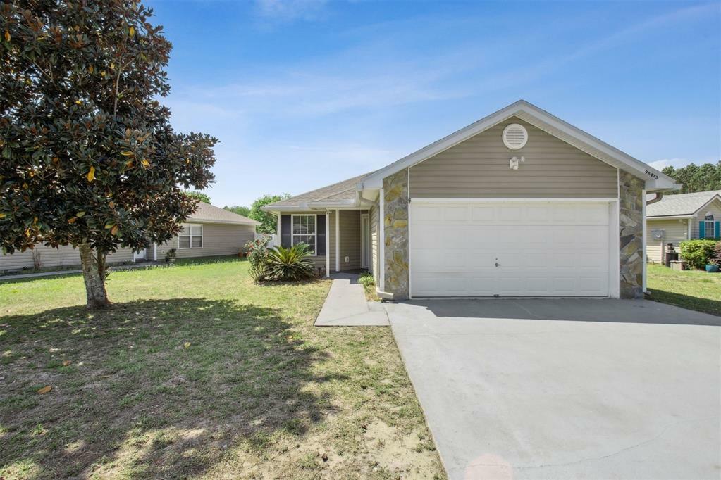 Property Photo:  96473 Starfish Drive  FL 32097 