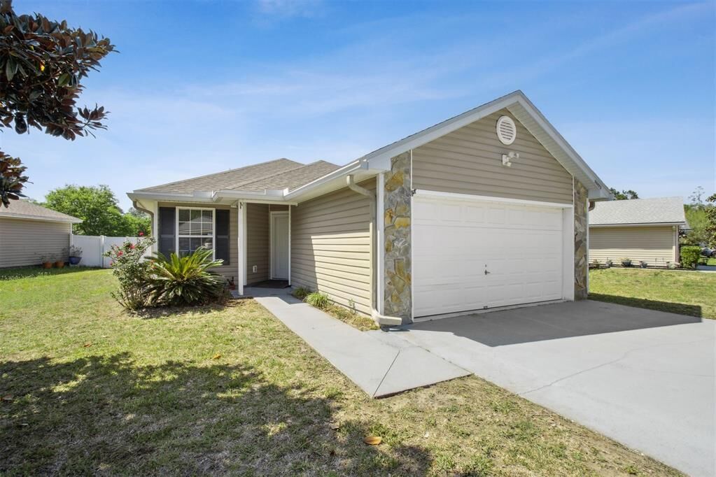 Property Photo:  96473 Starfish Drive  FL 32097 