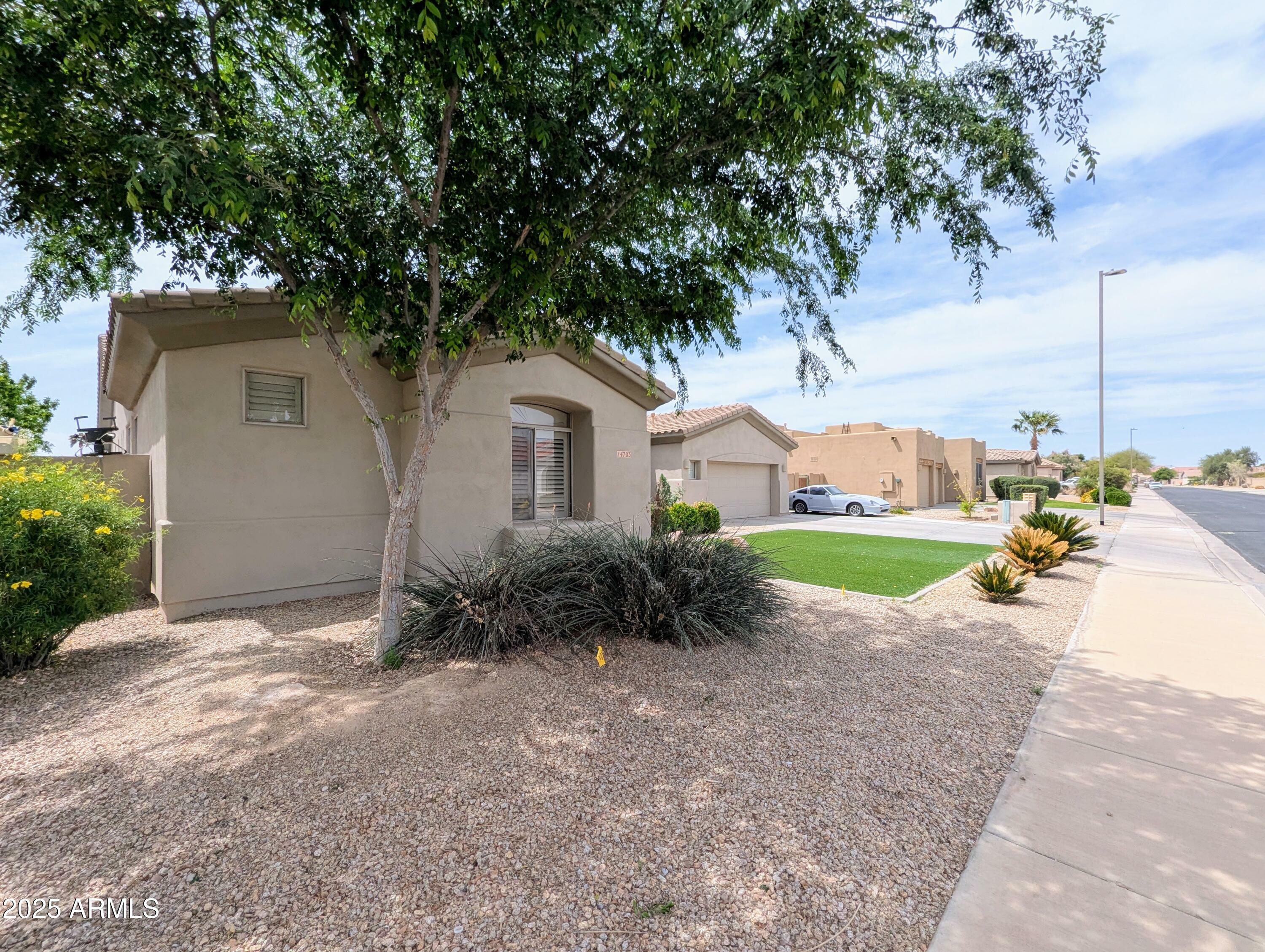 Property Photo: 14703 W Hillside Street AZ 85395