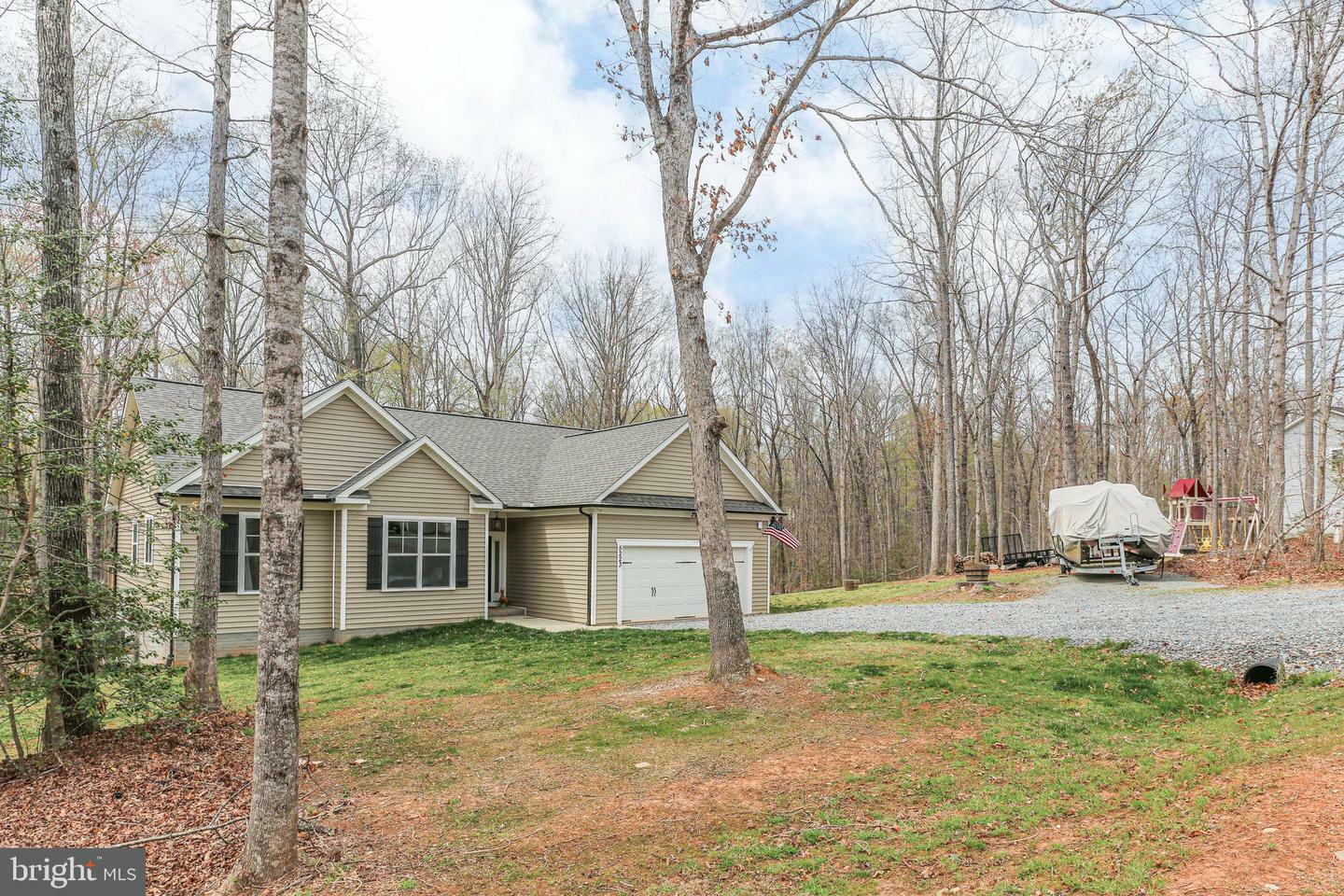 Property Photo: 5223 Wyndemere Circle VA 23117