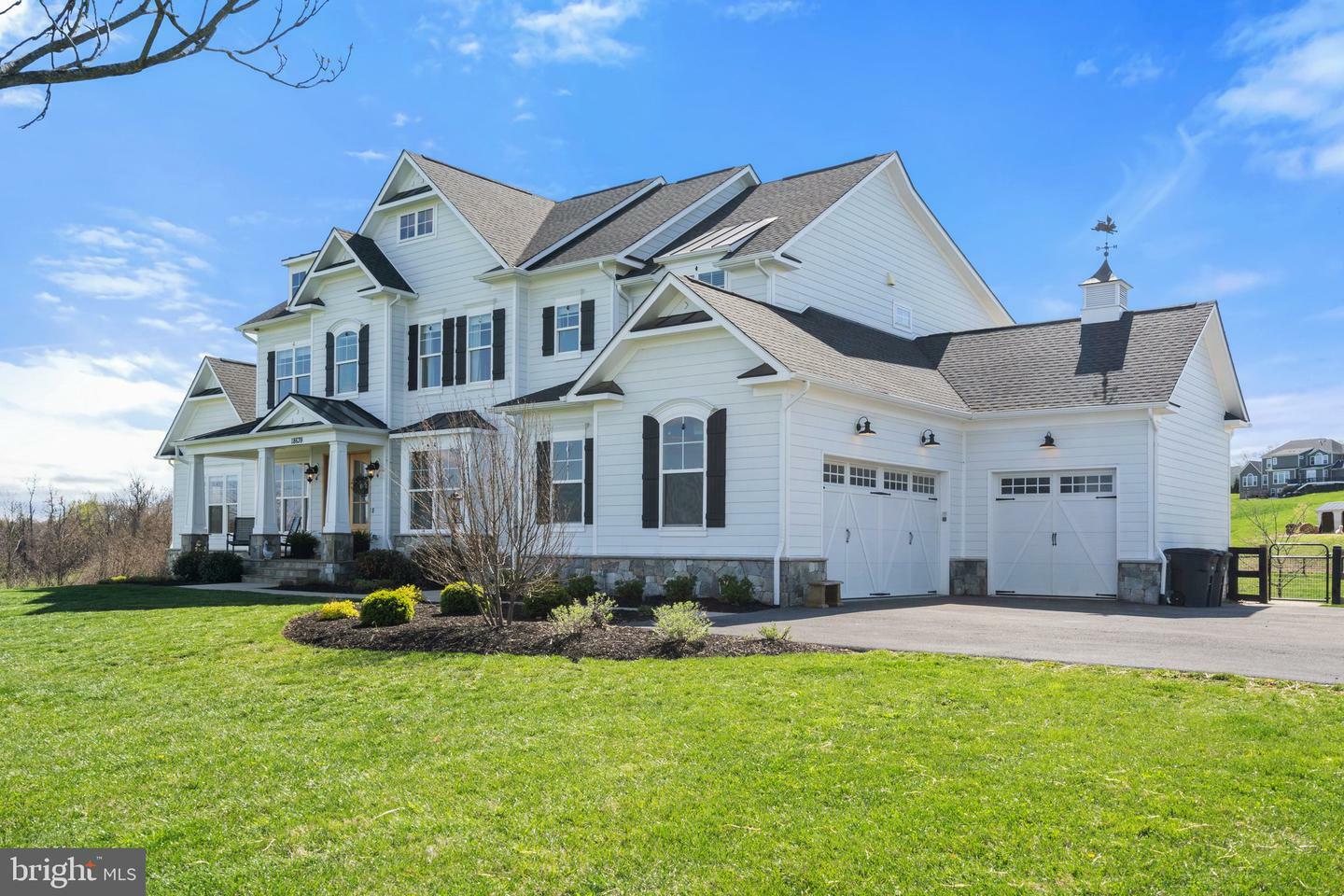 Property Photo: 18639 Wild Raspberry Drive VA 20132