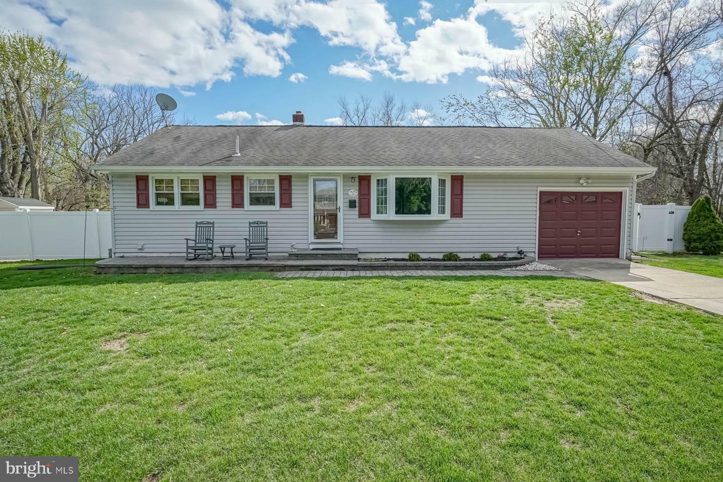 Property Photo: 8 Thornton Place NJ 08060
