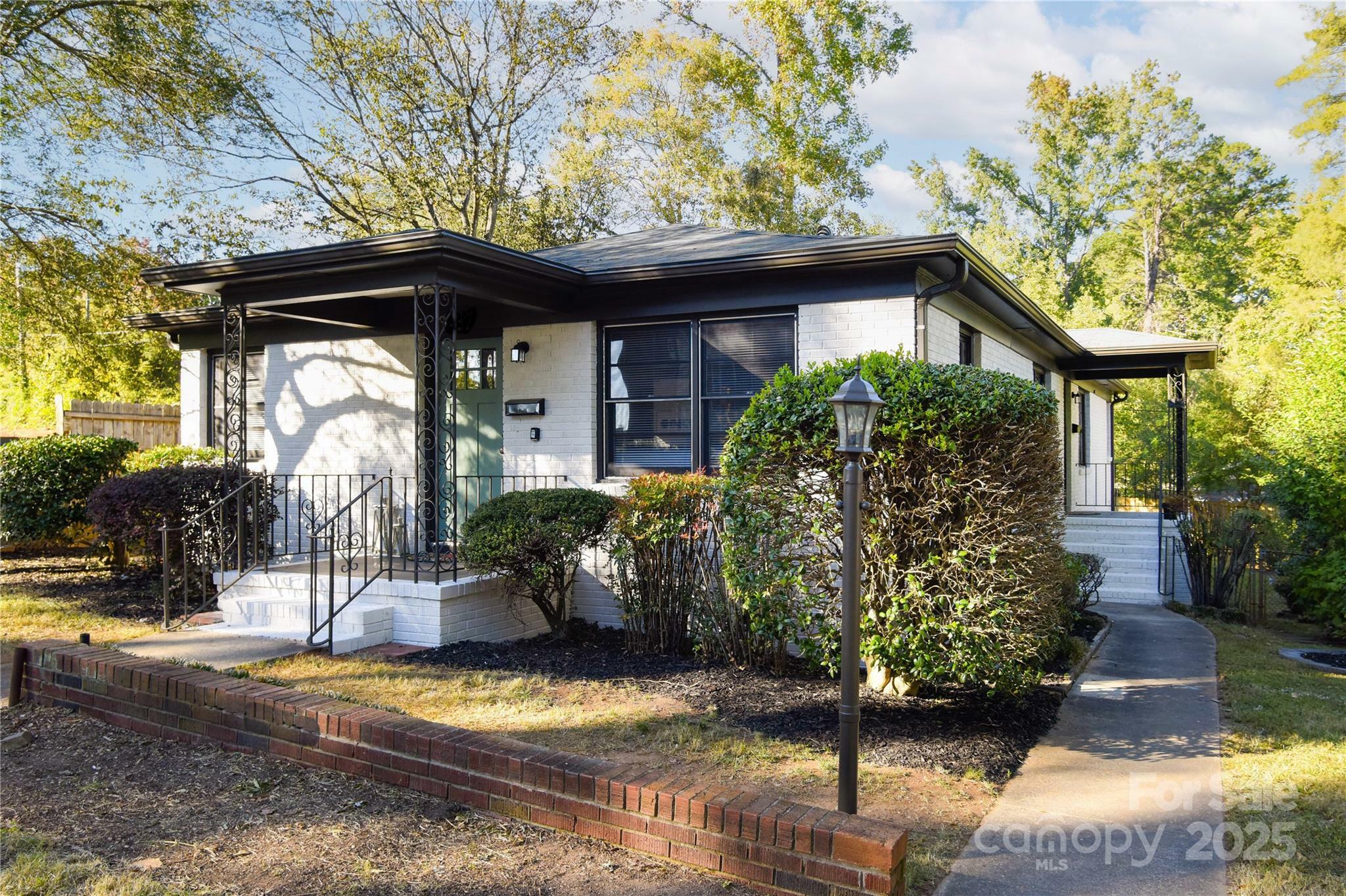 Property Photo: 1239 Reece Road NC 28209