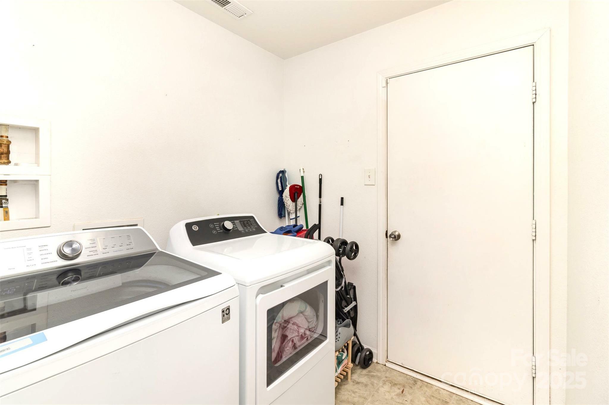 Property Photo:  3254 Pikes Peak Drive  NC 28052 