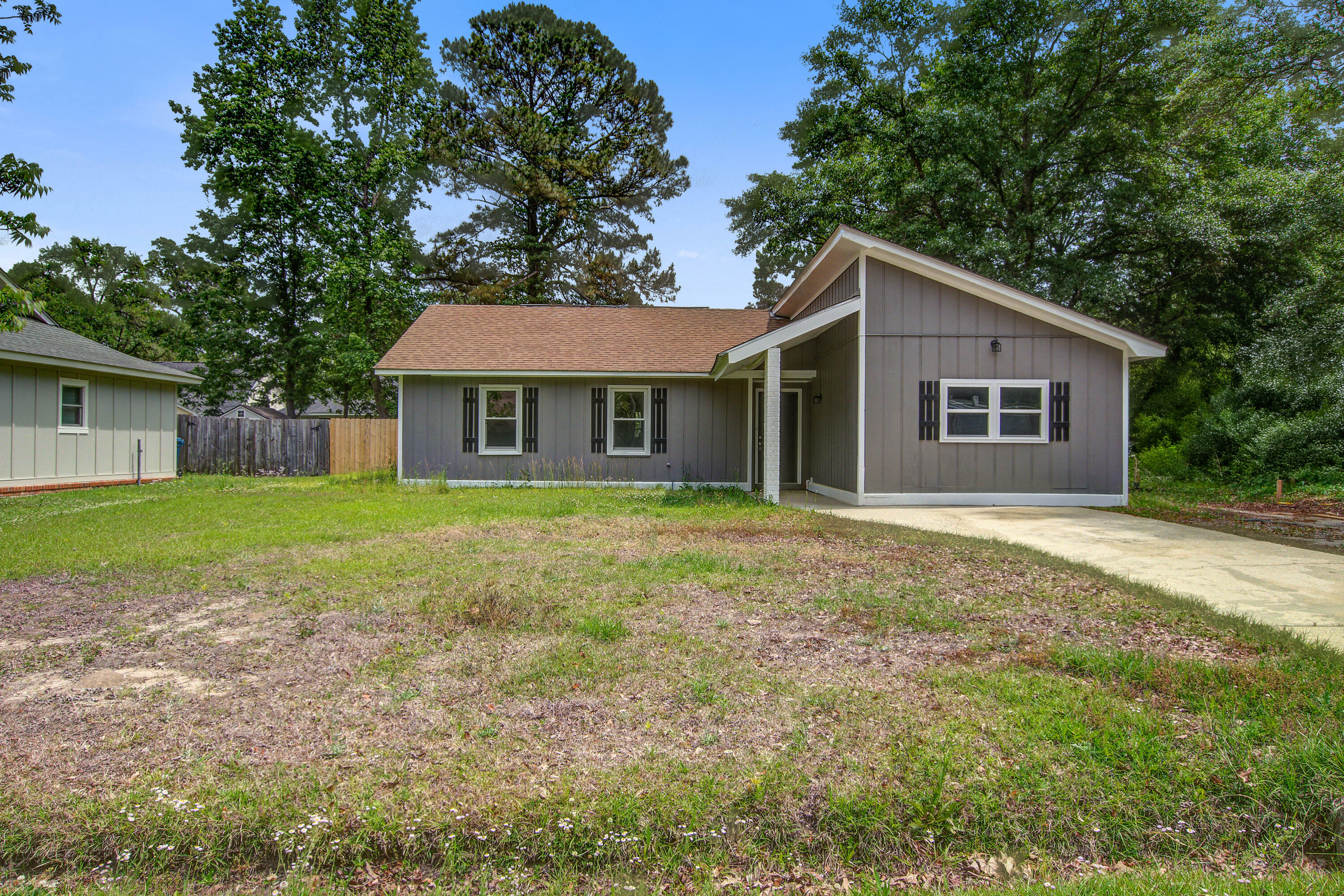 Property Photo:  780 Corral Drive  SC 29414 